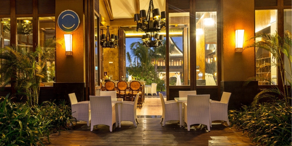 applique murale sur un mur extérieur