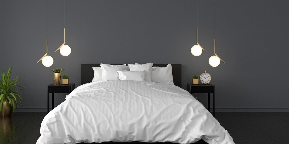 chambre avec appliques suspendues