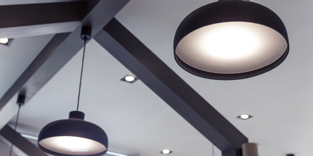 luminaire suspendu noir plafond