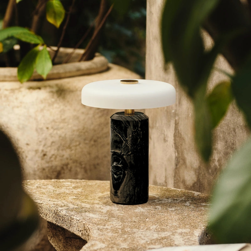 lampe a poser noir et or