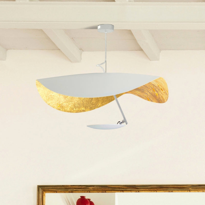 suspension noir et dore 10